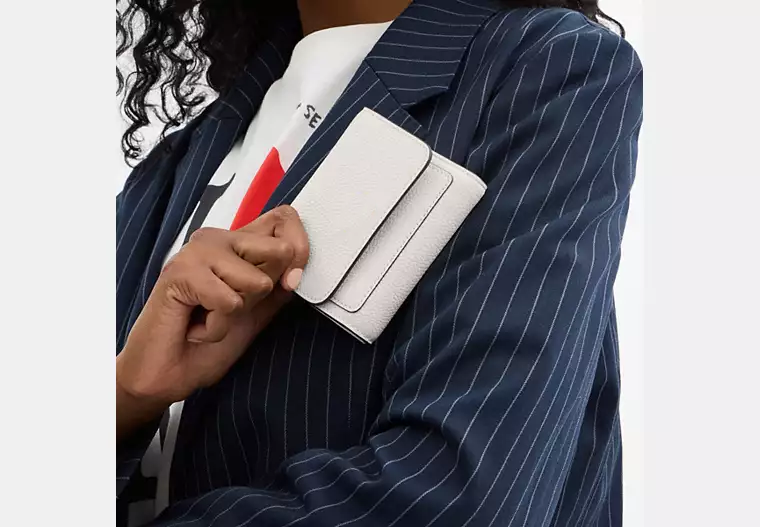 Minimalist Pebbled Leather Flap Small Bifold Wallet